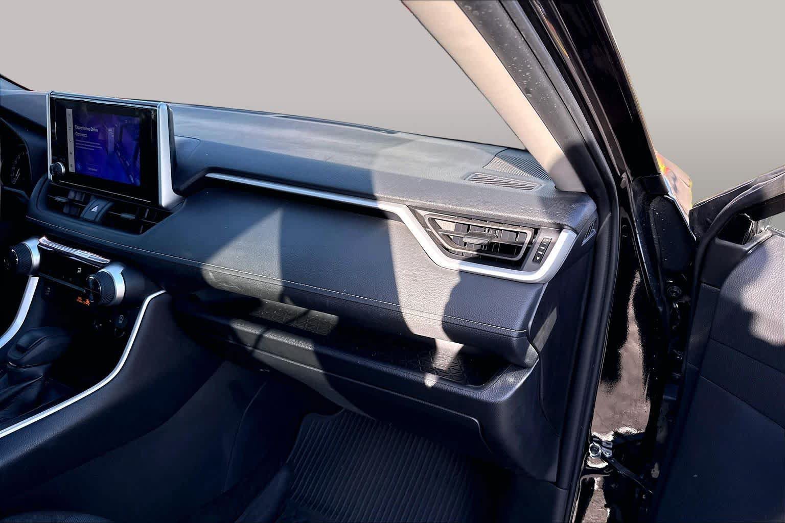 Certified 2025 Toyota RAV4 XLE w/ Convenience Package FWD image 18