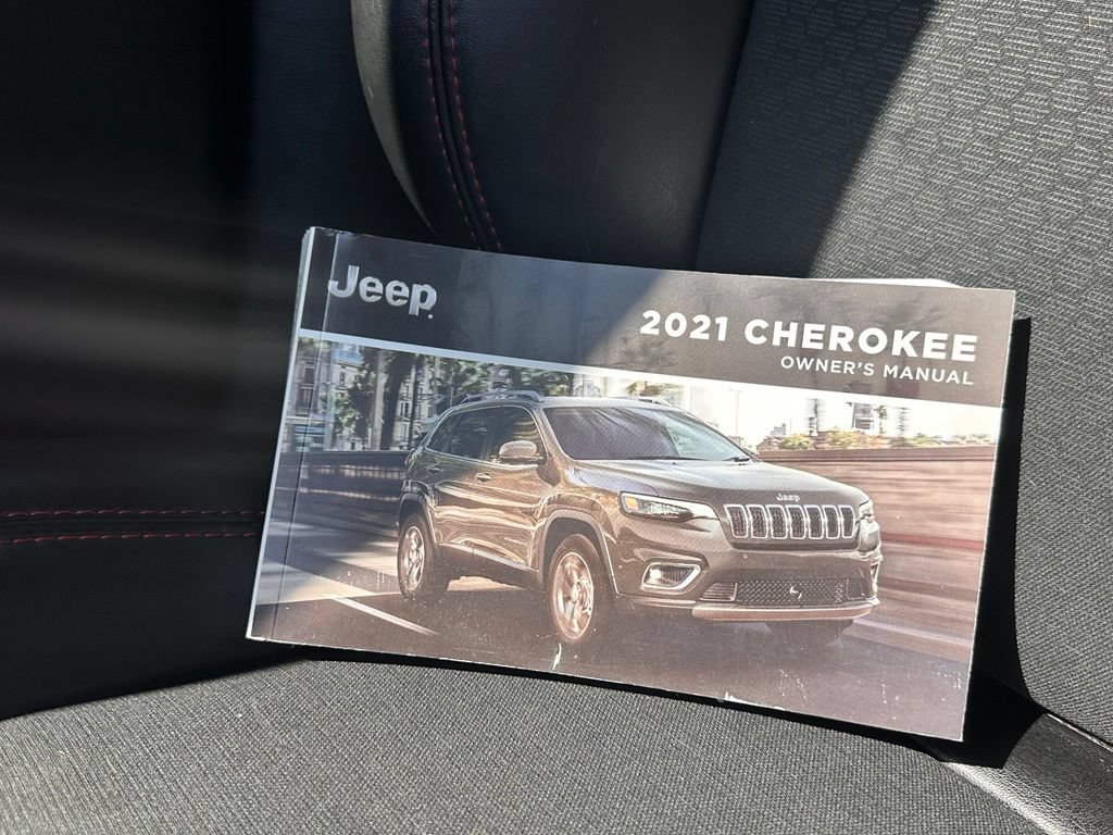 Used 2021 Jeep Cherokee Trailhawk w/ Trailer Tow Group AWD/4WD image 47
