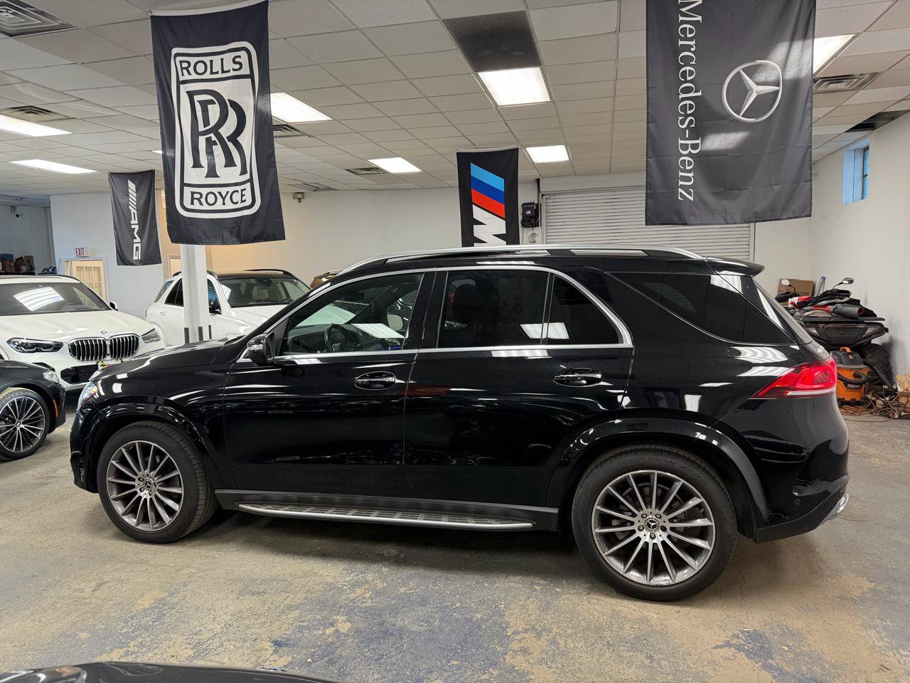 Used 2022 Mercedes-Benz GLE 350 4MATIC w/ AMG Line Exterior image 10