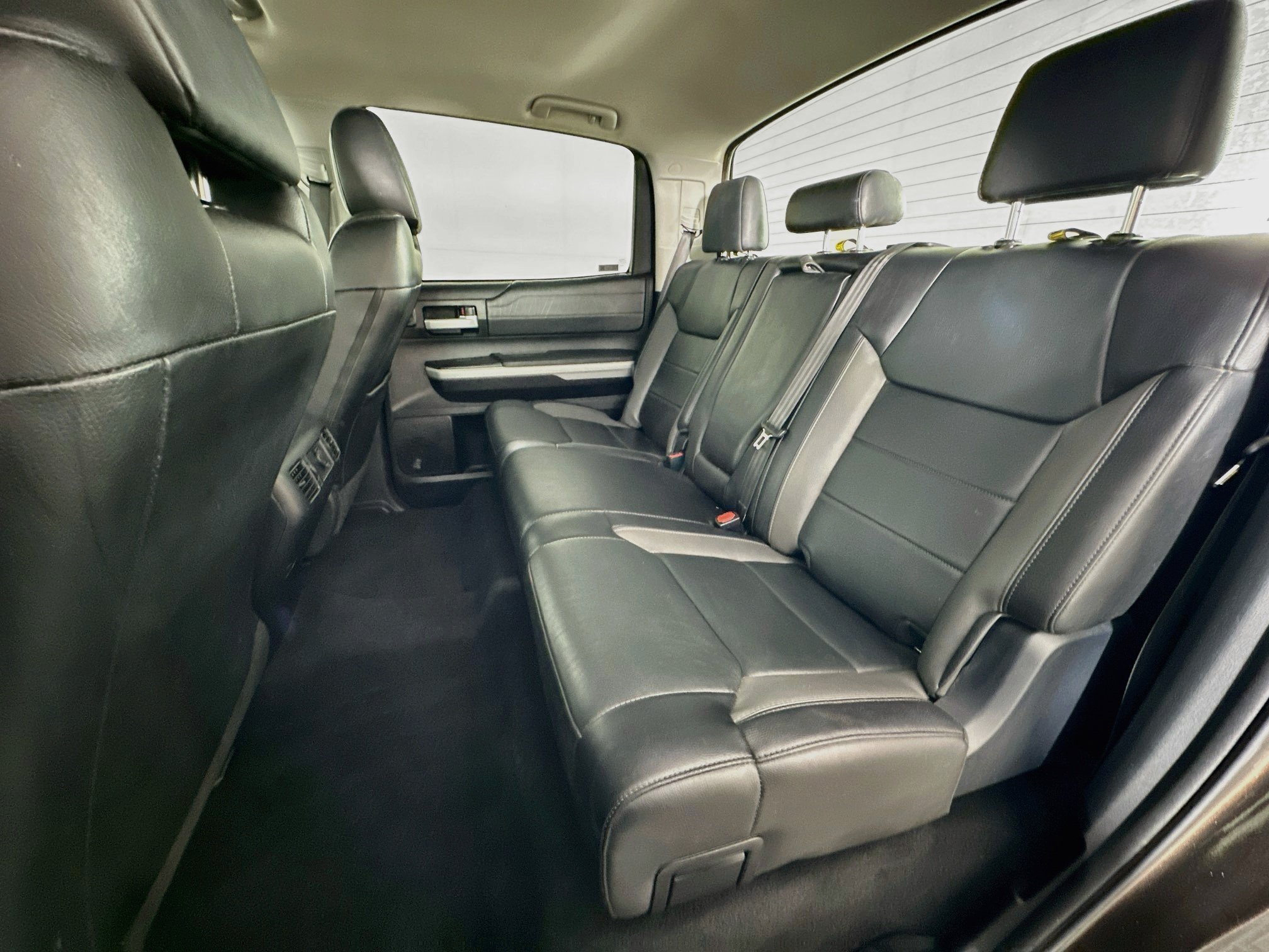 Used 2018 Toyota Tundra Limited w/ Limited Premium Package AWD/4WD image 28