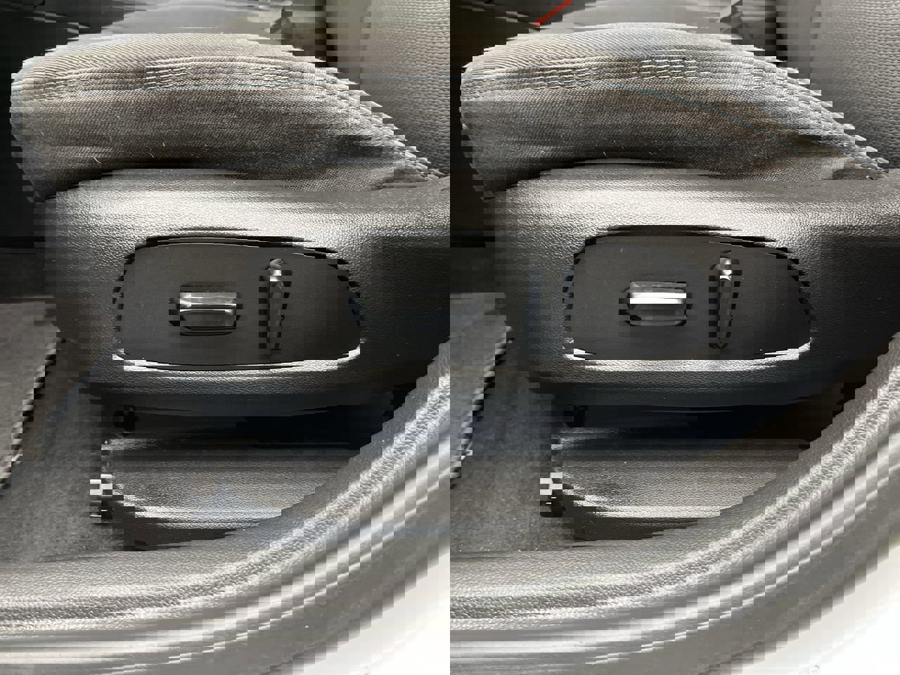 Used 2017 Chevrolet Cruze LT w/ Convenience Package image 9