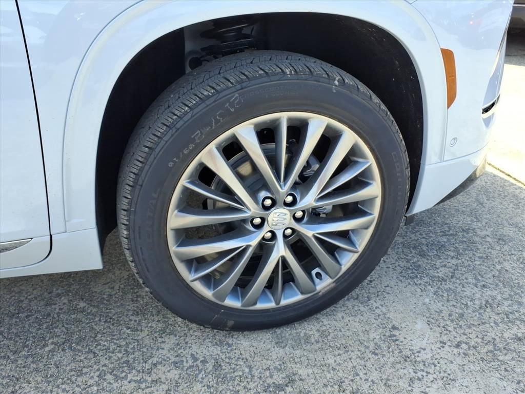 New 2026 Buick Enclave Avenir w/ Super Cruise Package image 9