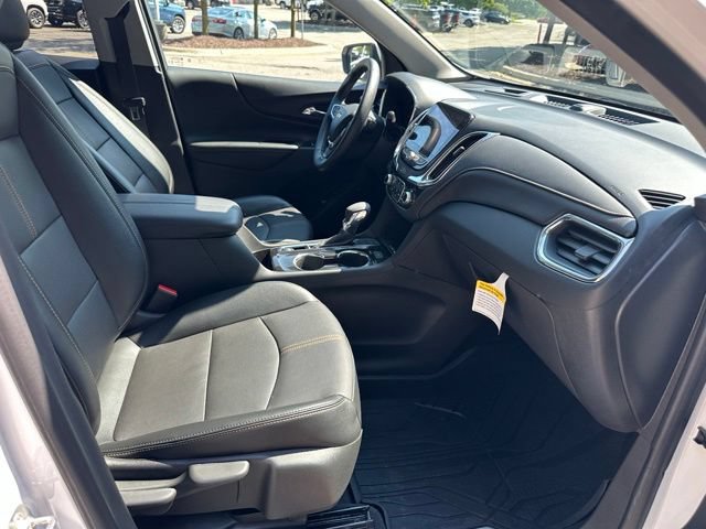 Used 2024 Chevrolet Equinox Premier w/ LPO, Floor Liner Package AWD/4WD image 28