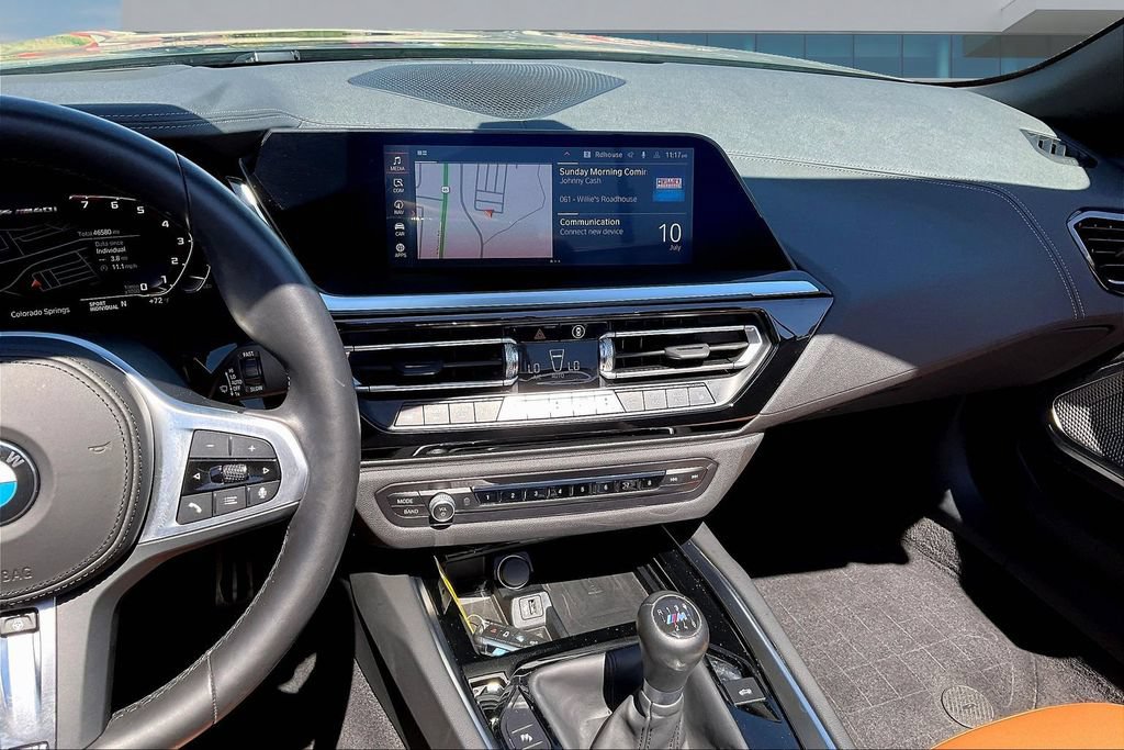 Used 2025 BMW Z4 M40i w/ Edition RWD image 9