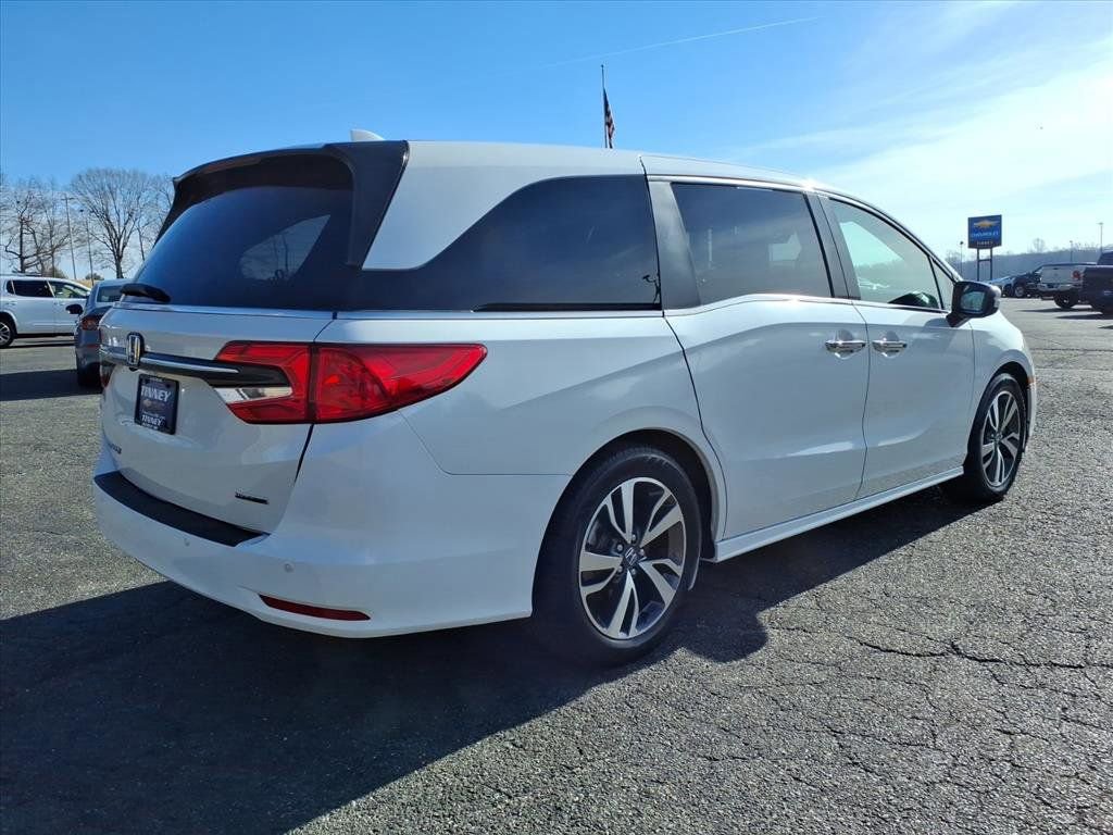 Used 2023 Honda Odyssey Touring image 3