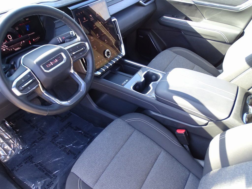 Used 2025 GMC Acadia Elevation image 7