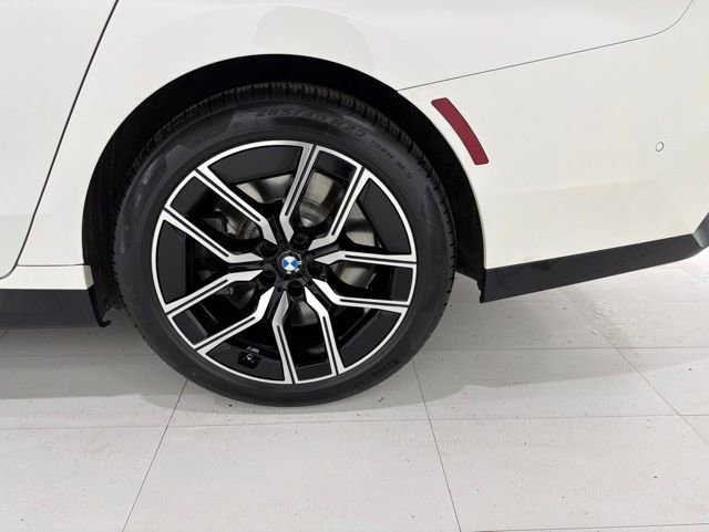 Certified 2023 BMW 760i xDrive w/ Parking Assistance Package AWD/4WD image 40