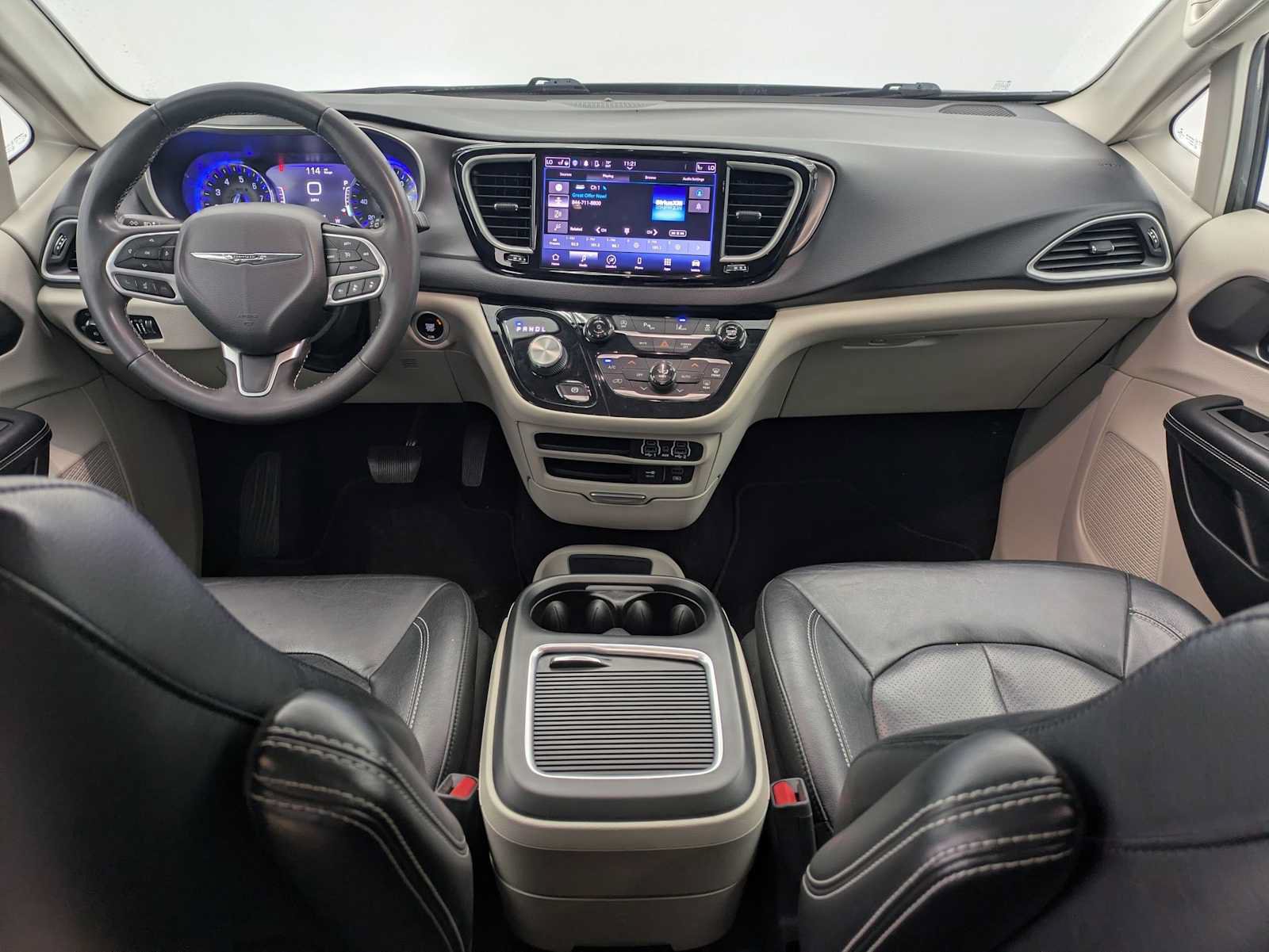 Used 2022 Chrysler Pacifica Touring-L FWD image 15