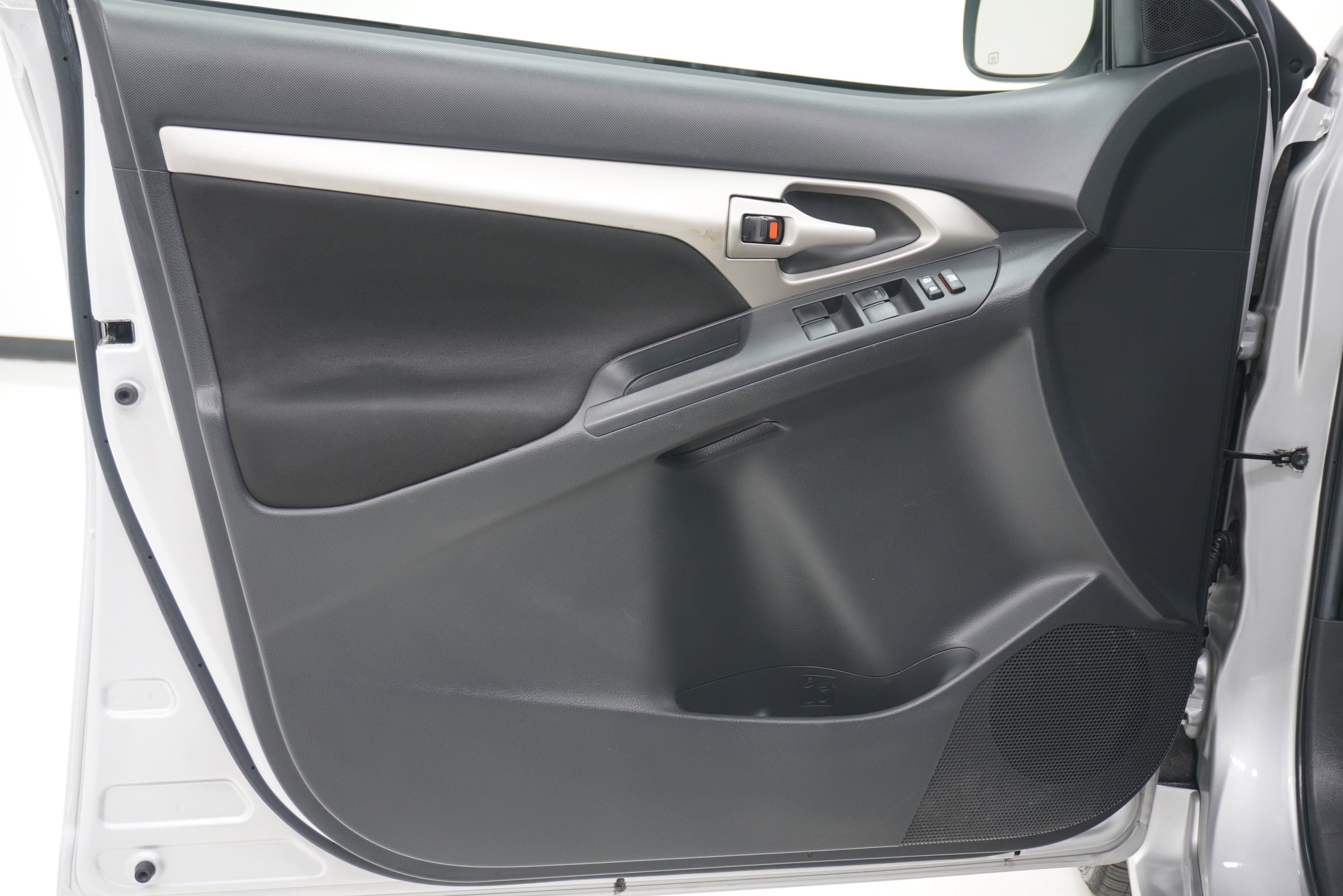 Used 2009 Toyota Matrix S FWD image 14