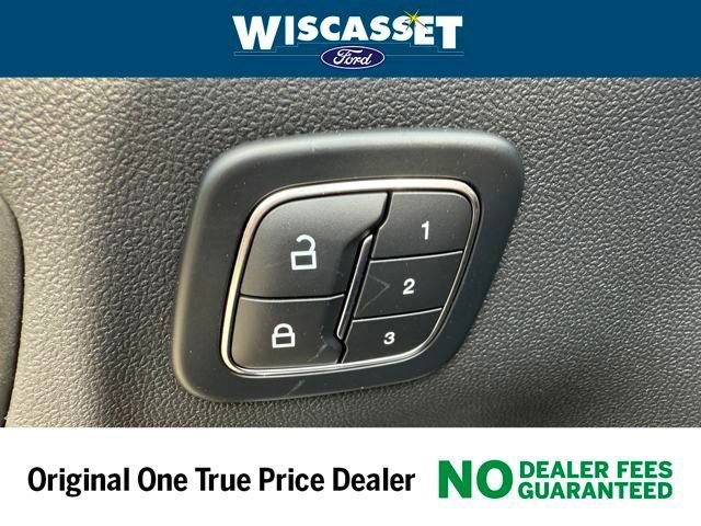 New 2025 Ford Escape ST-Line Elite w/ Class II Trailer Tow Package AWD/4WD image 26