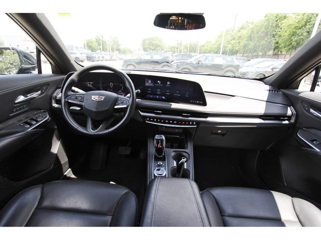 Certified 2025 Cadillac XT4 Premium Luxury FWD image 9