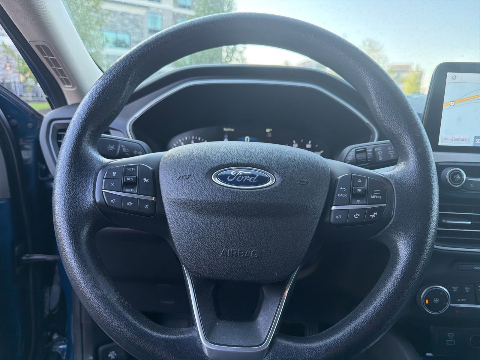 Used 2020 Ford Escape SE image 11