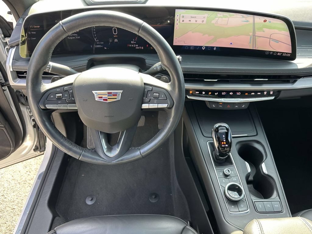 Used 2024 Cadillac XT4 Premium Luxury w/ Technology Package AWD/4WD image 31