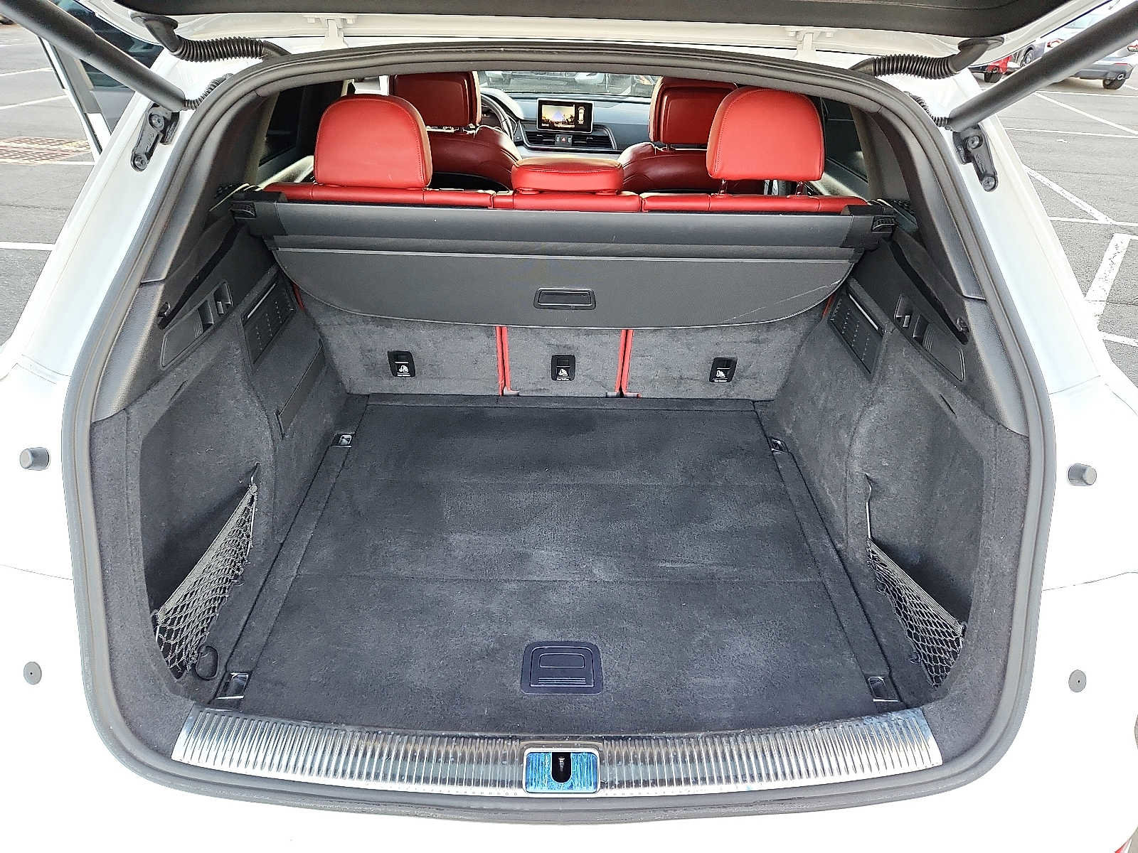 Used 2020 Audi SQ5 Premium Plus w/ Premium Plus Package image 28