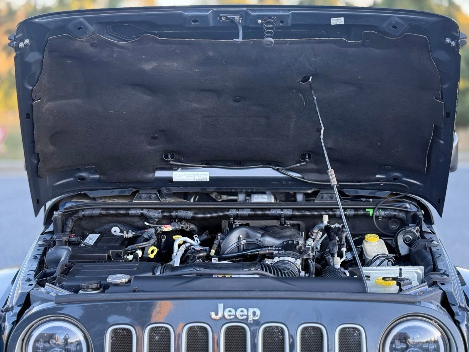 Used 2016 Jeep Wrangler Unlimited Sahara w/ Connectivity Group image 45