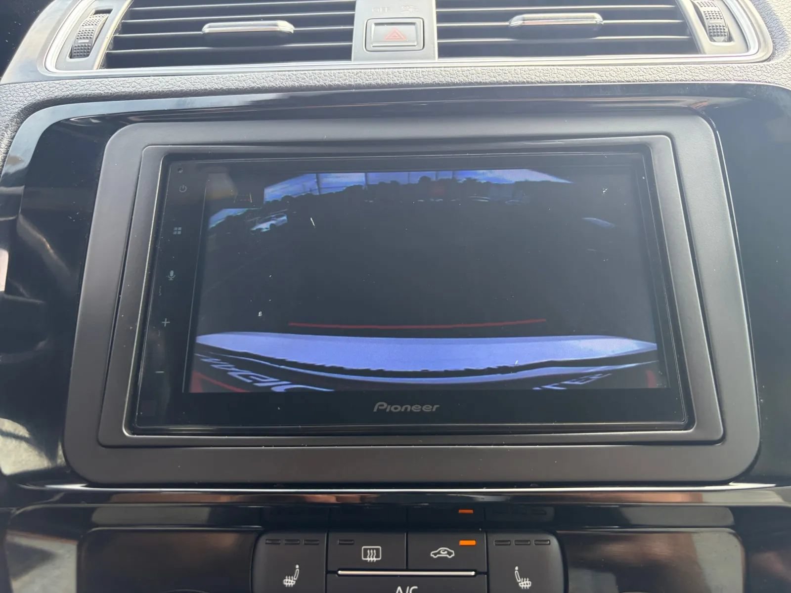 Used 2017 Volkswagen Jetta Sport FWD image 34