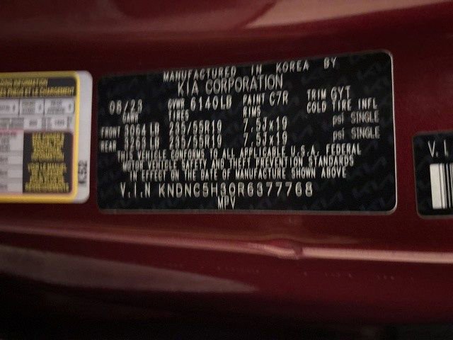 Used 2024 Kia Carnival EX image 13