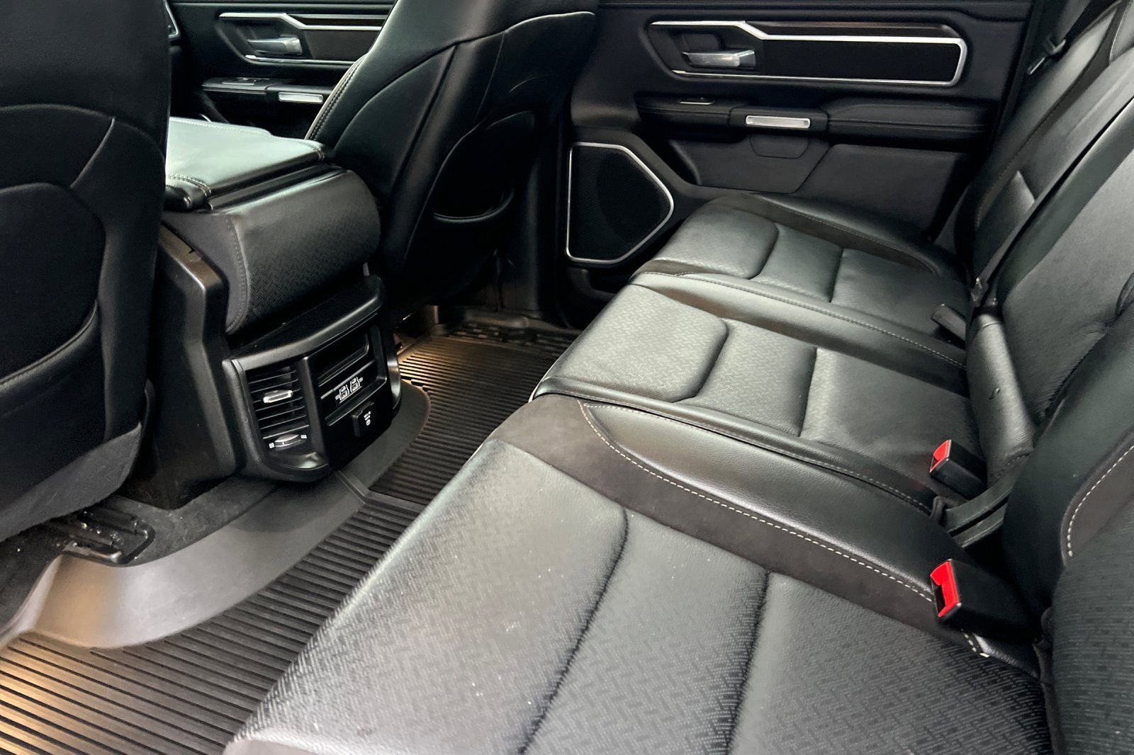 Used 2022 RAM 1500 Laramie image 9