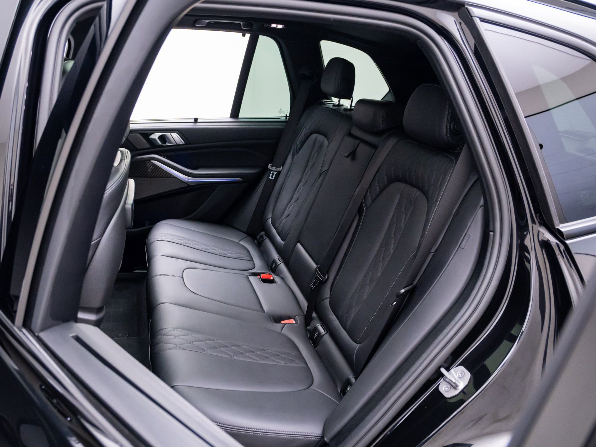 Certified 2023 BMW X5 M50i w/ Executive Package image 18