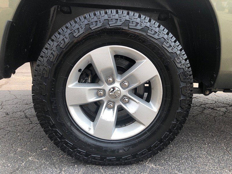 Used 2021 RAM 1500 Classic SLT image 17