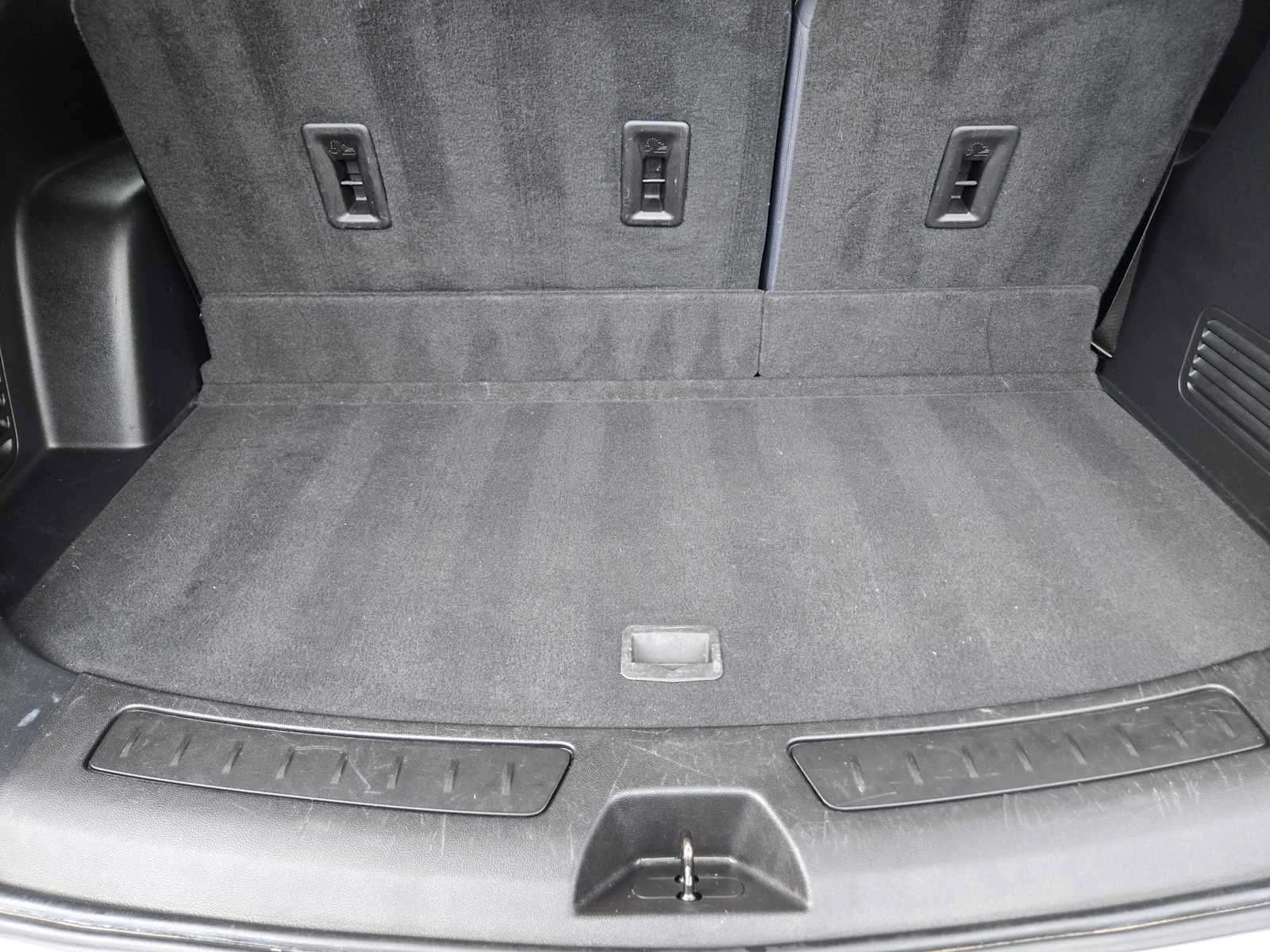 Used 2020 Buick Enclave Premium w/ Sun and Sites Package FWD image 32