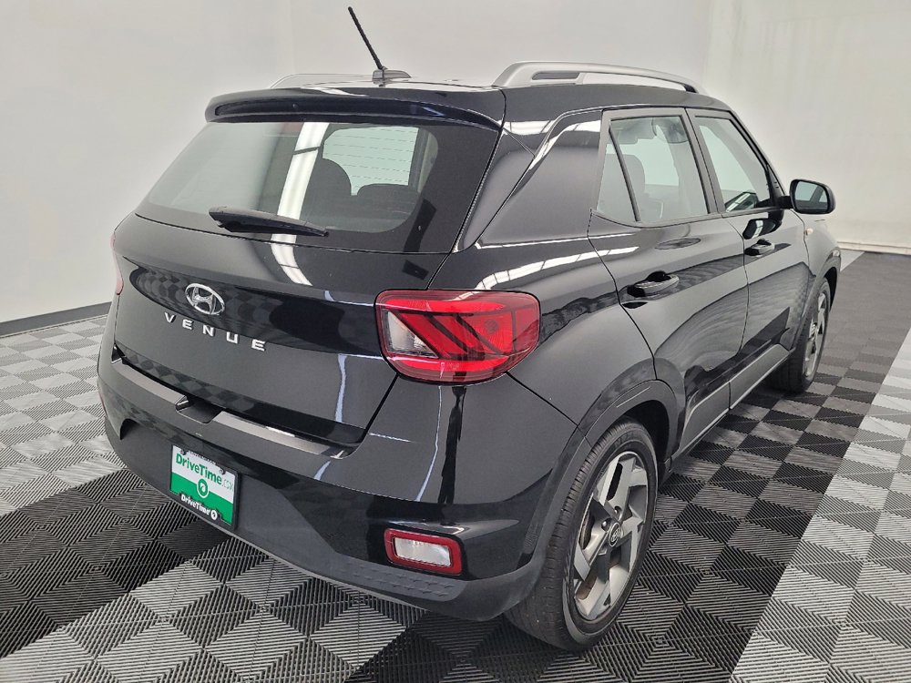 Used 2023 Hyundai Venue SEL FWD image 9