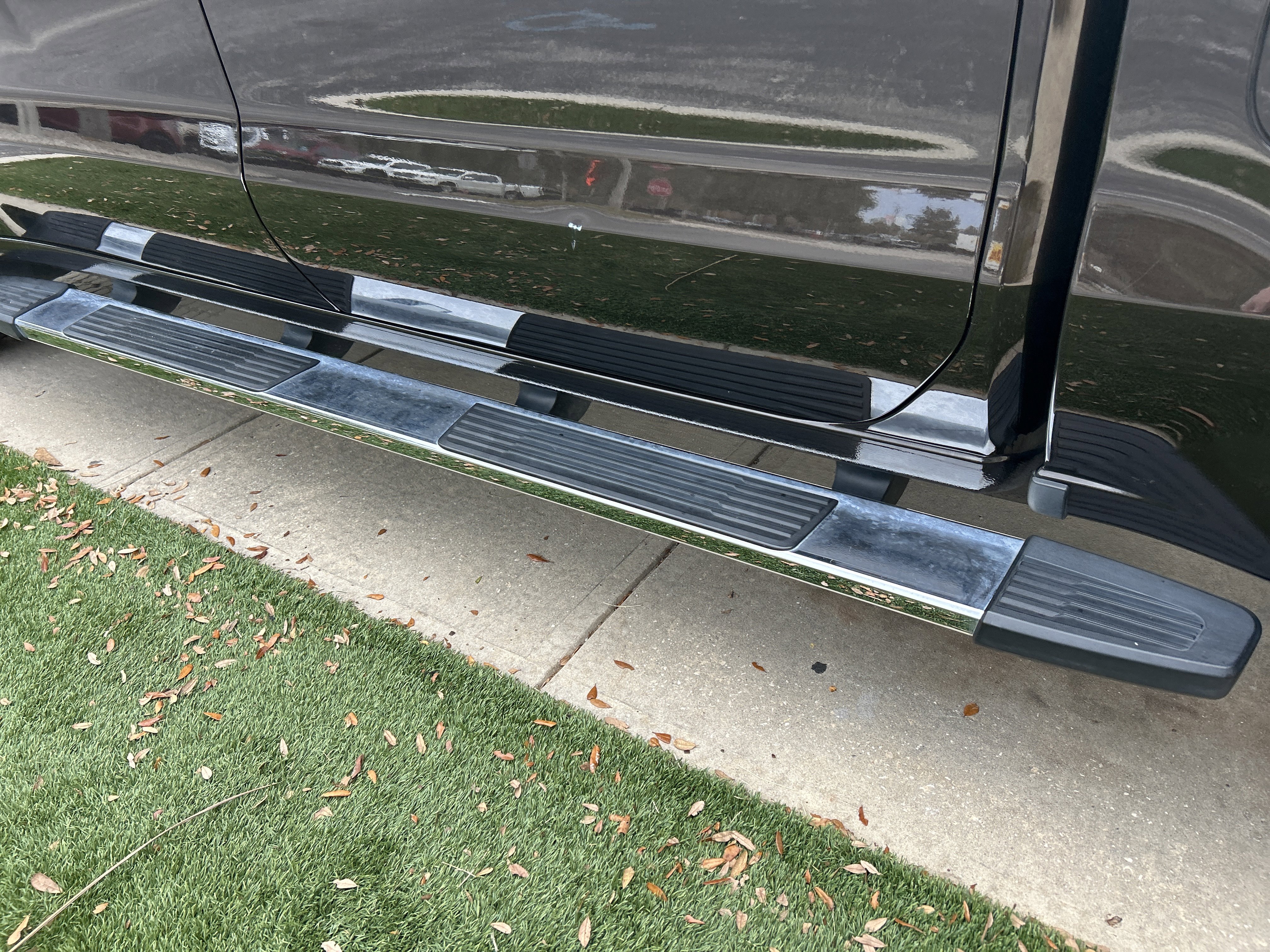 Used 2019 Chevrolet Silverado 1500 High Country w/ Technology Package image 10