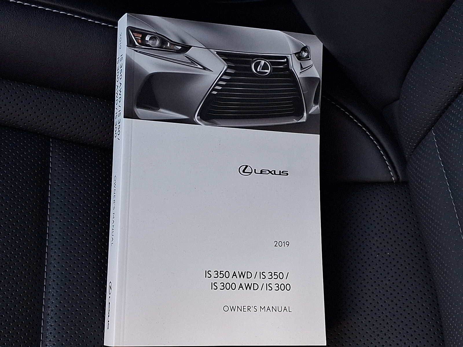 Used 2019 Lexus IS 300 F Sport w/ F Sport Package AWD/4WD image 31