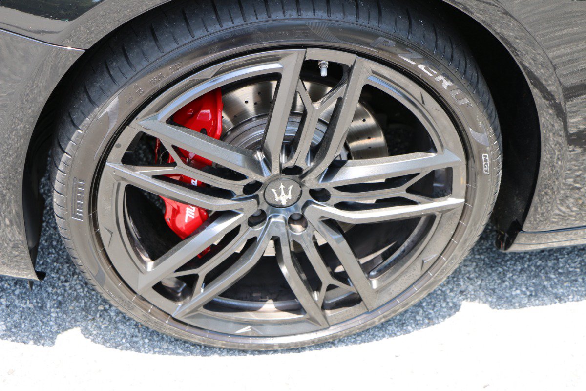 Used 2019 Maserati Quattroporte S GranSport Q4 AWD/4WD image 14