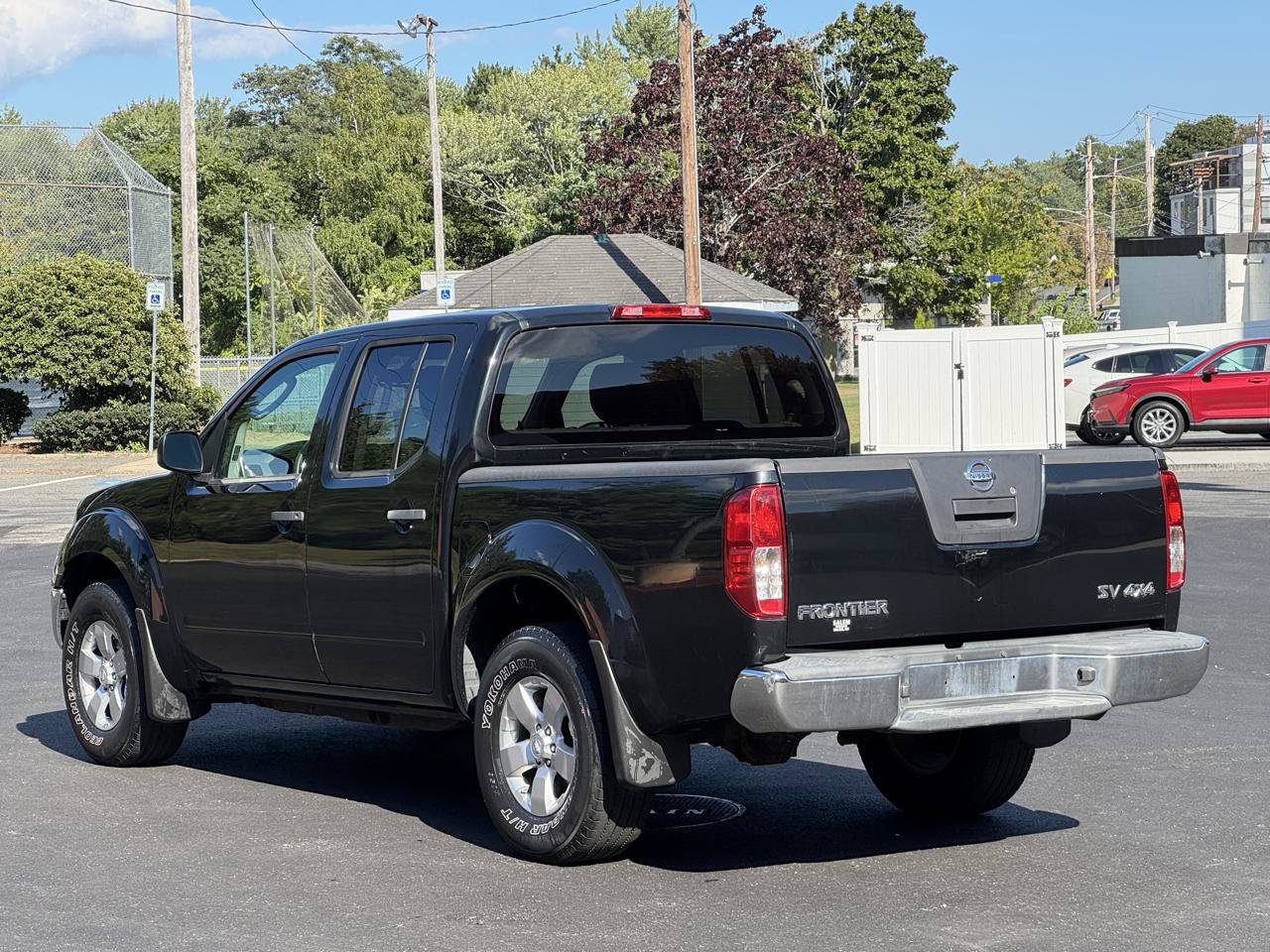 Used 2011 Nissan Frontier SV w/ SV Premium Utility Pkg AWD/4WD image 4