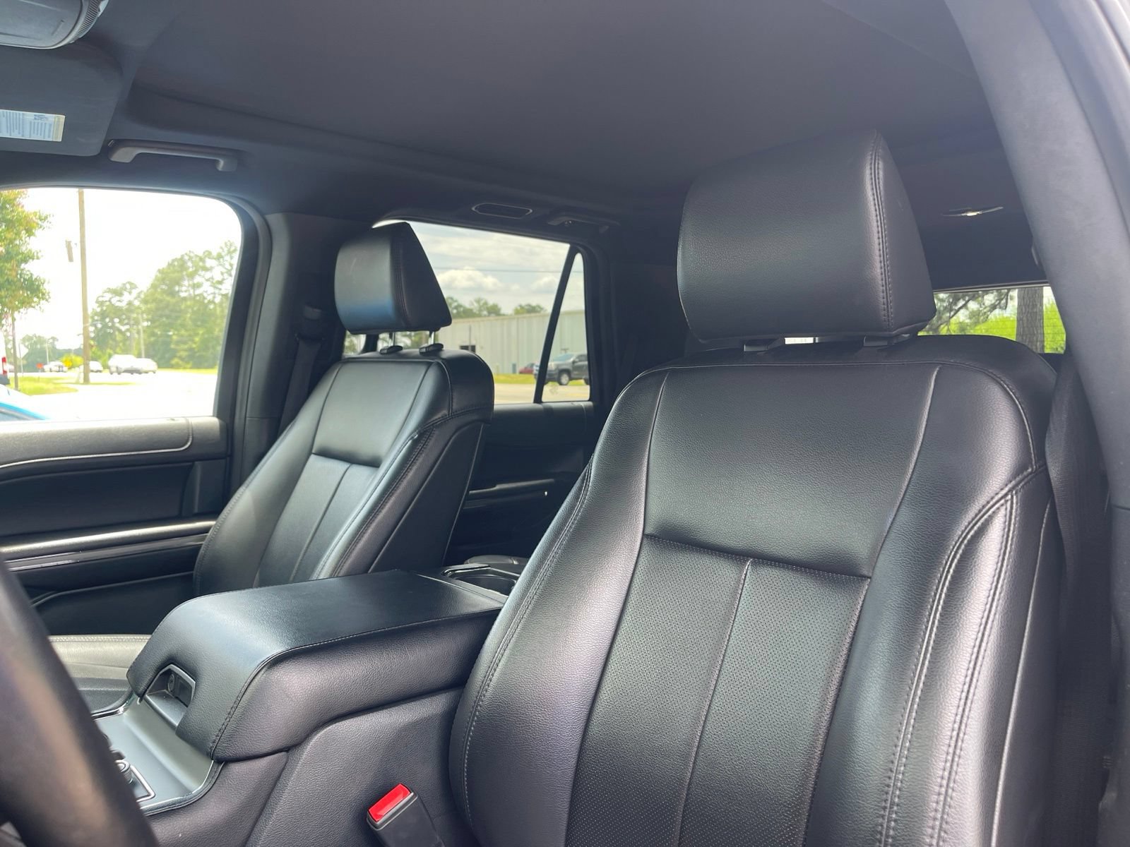 Used 2021 Ford Expedition XLT AWD/4WD image 4