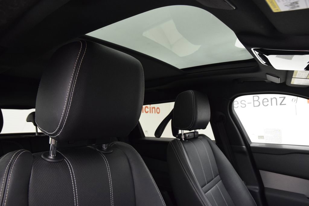 Used 2022 Land Rover Range Rover Velar R-Dynamic S AWD/4WD image 17