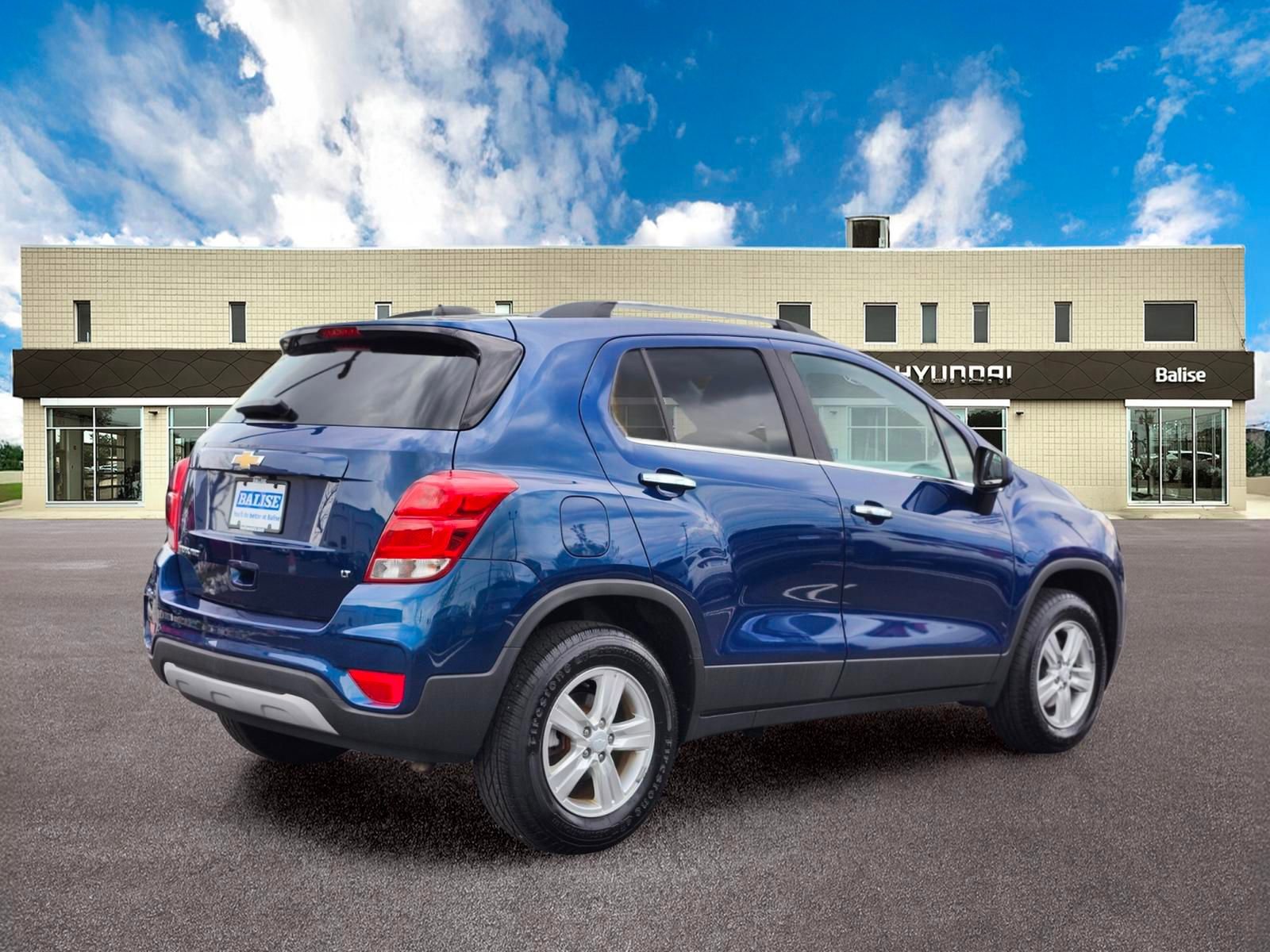 Used 2020 Chevrolet Trax LT w/ LT Convenience Package AWD/4WD image 3