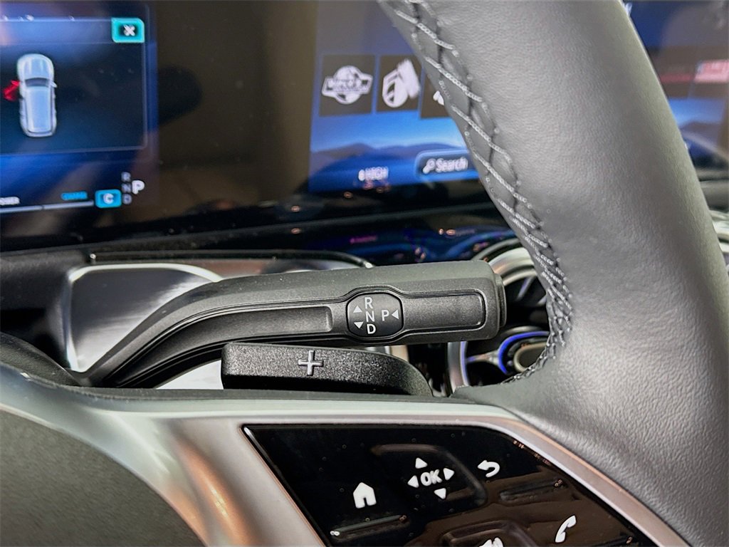 Used 2025 Mercedes-Benz GLB 250 4MATIC image 17