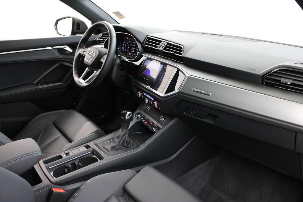 Used 2025 Audi Q3 2.0T Premium w/ Convenience Package AWD/4WD image 26