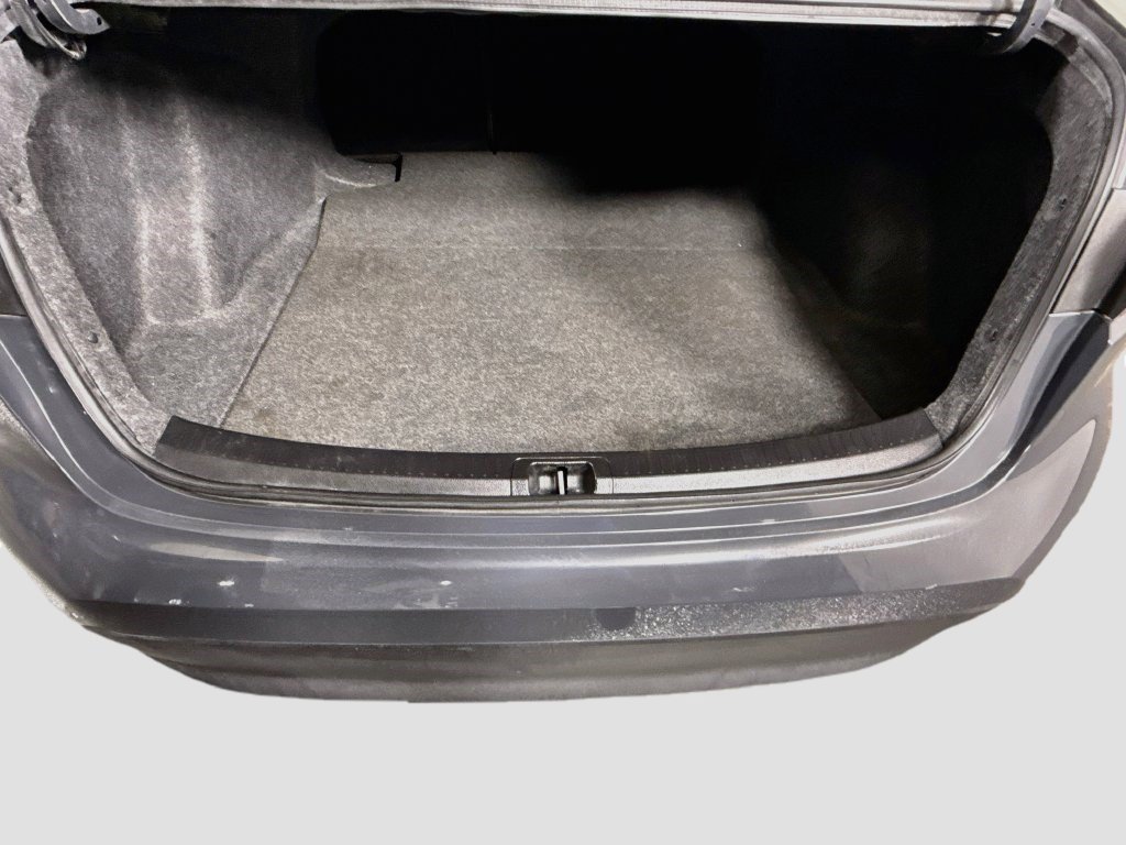 Used 2025 Toyota Corolla LE FWD image 33