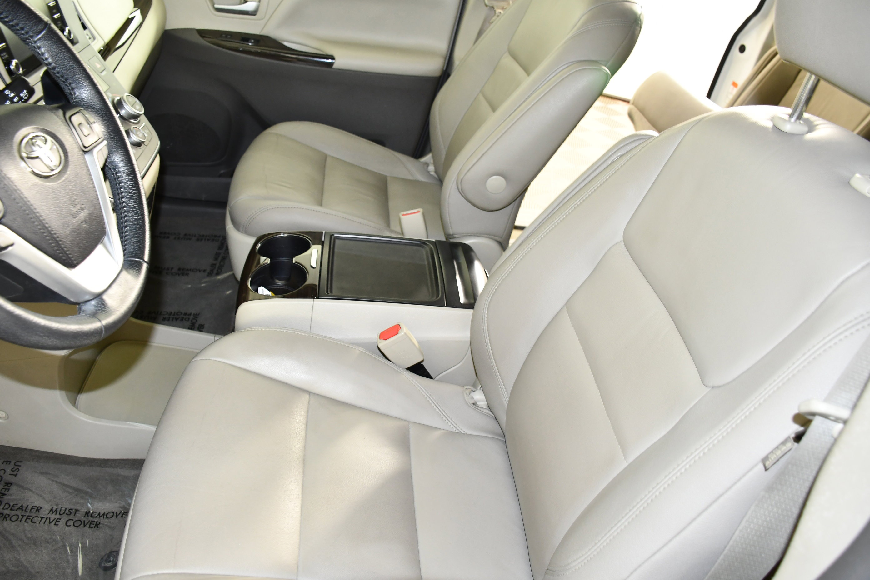Used 2018 Toyota Sienna XLE FWD image 37