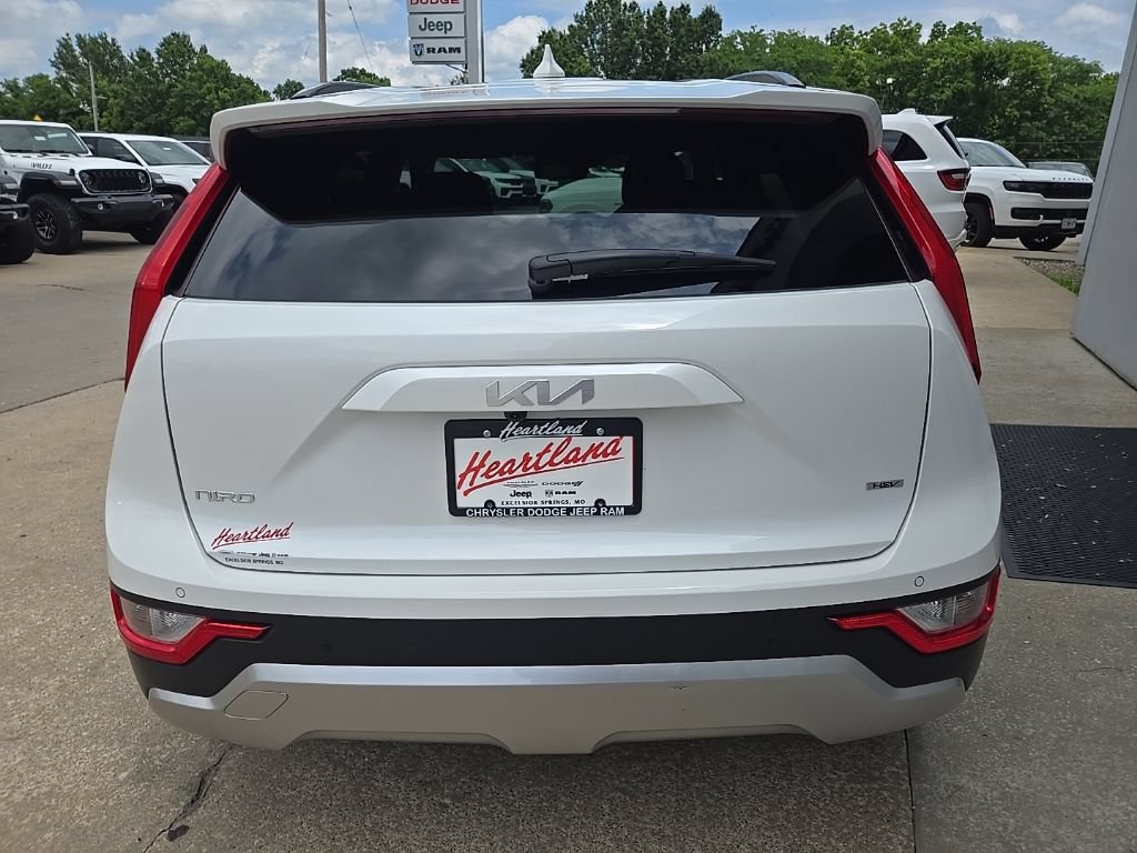 Used 2024 Kia Niro EX FWD image 10