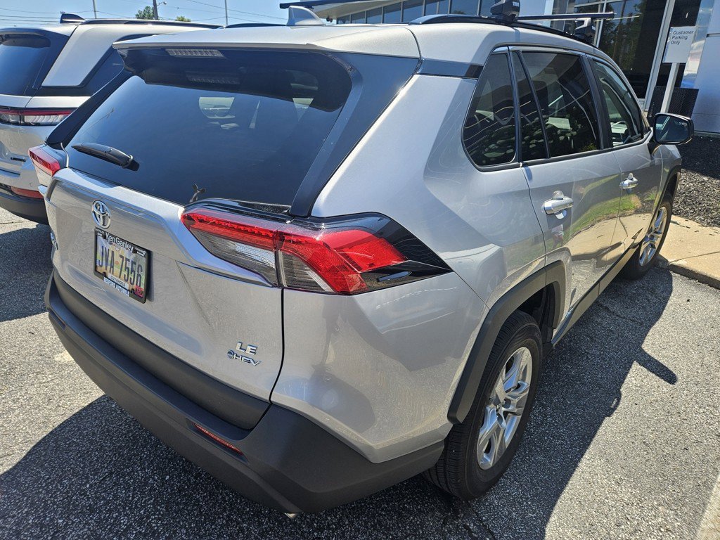 Used 2025 Toyota RAV4 LE AWD/4WD image 5