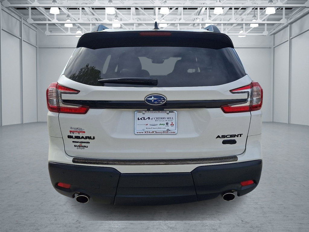 Used 2024 Subaru Ascent Onyx Edition image 4