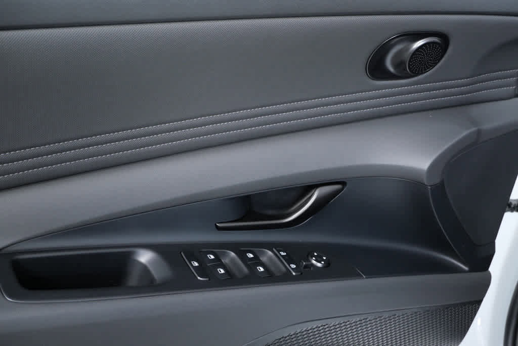 New 2026 Hyundai Elantra Sport image 6