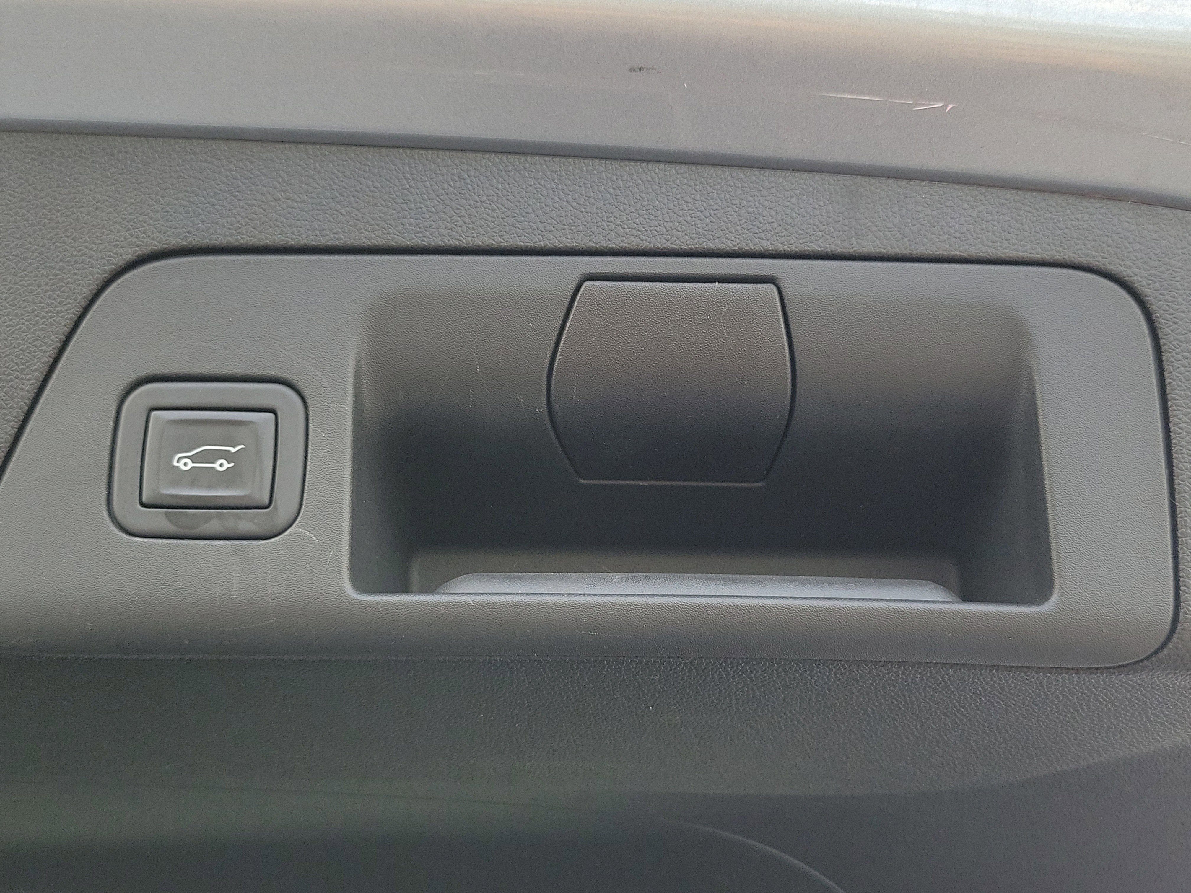 Used 2023 Buick Envision Essence image 11