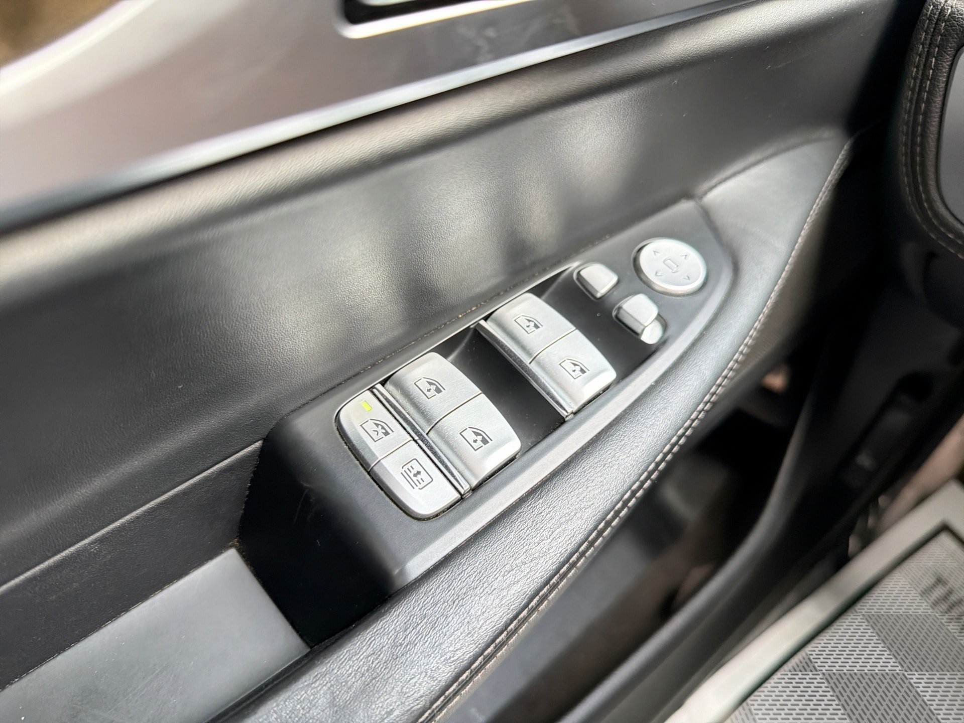 Used 2019 BMW 750i xDrive w/ M Sport Package AWD/4WD image 15