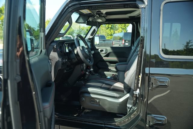 Used 2025 Jeep Gladiator Rubicon AWD/4WD image 12