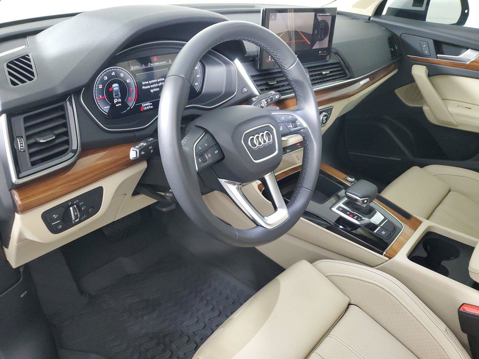 Used 2023 Audi Q5 2.0T Premium Plus w/ Premium Plus Package AWD/4WD image 24