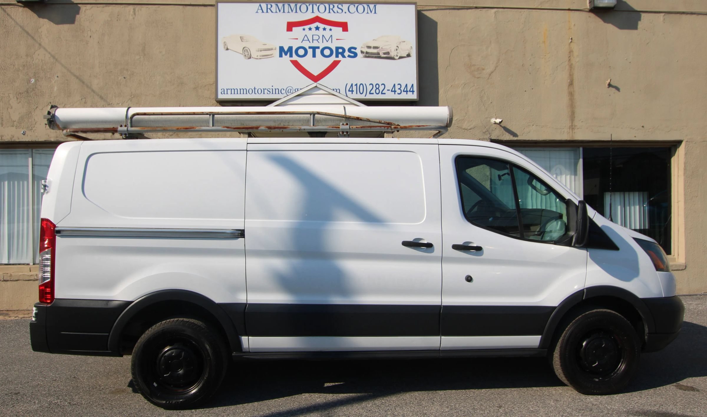 Used 2015 Ford Transit 250 130 Low Roof RWD image 4