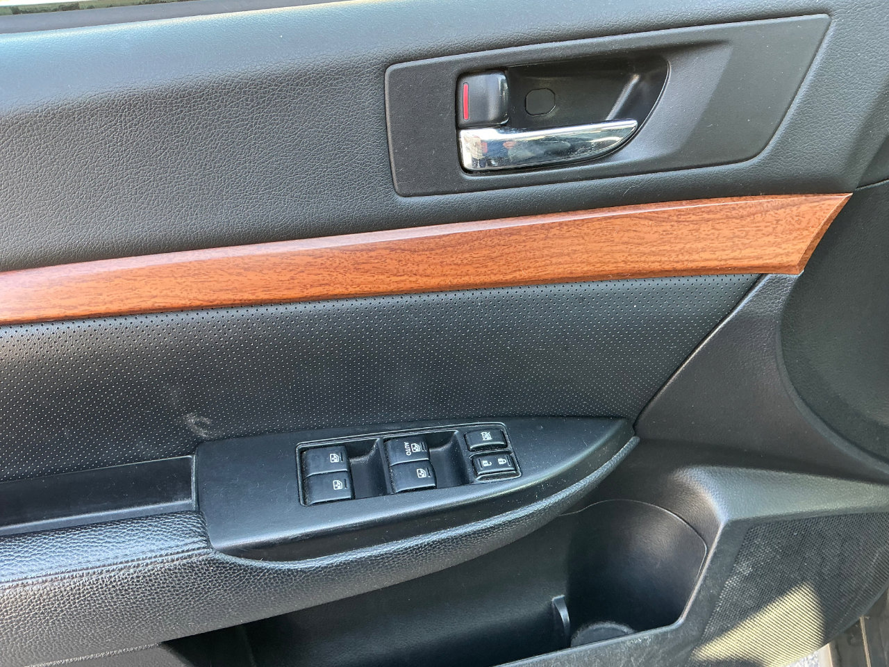 Used 2013 Subaru Outback 2.5i Limited w/ Moonroof Pkg image 15