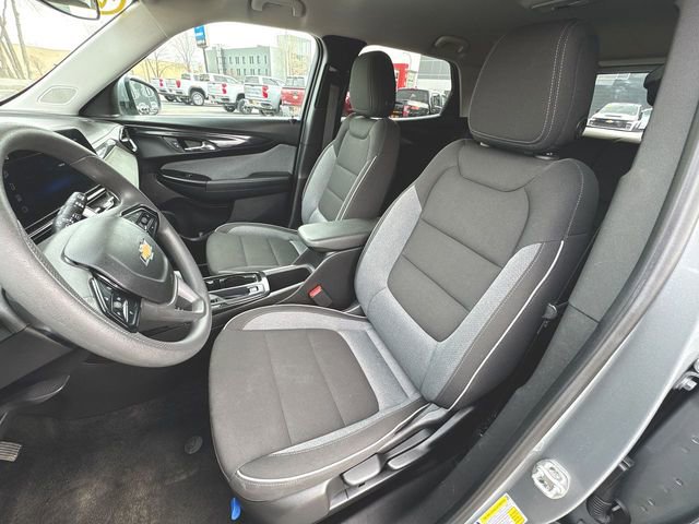 Used 2025 Chevrolet TrailBlazer LT w/ Driver Confidence Package image 18