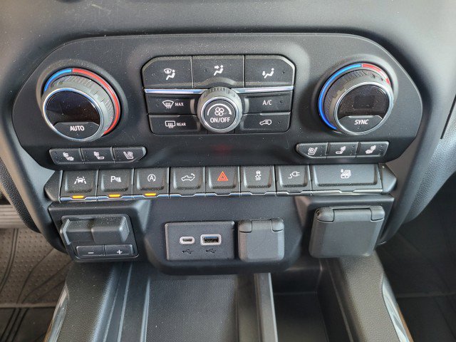 Used 2019 Chevrolet Silverado 1500 High Country w/ Technology Package image 9