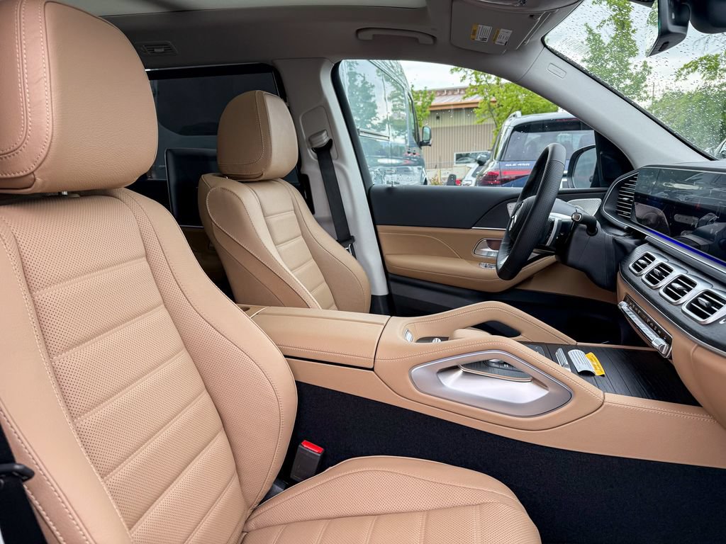 New 2026 Mercedes-Benz GLS 450 4MATIC image 16